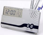 收音機帶筆筒